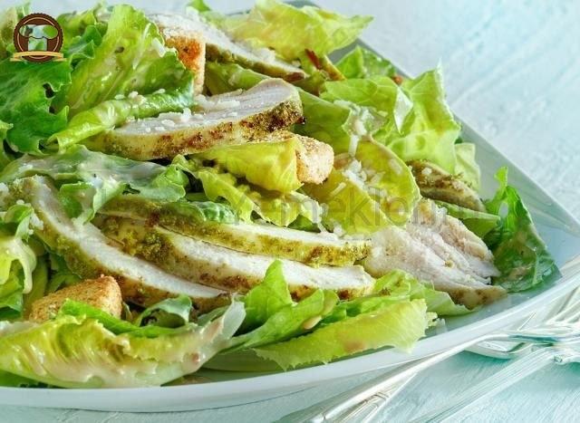 Sezar Salata - Caesar Salad
