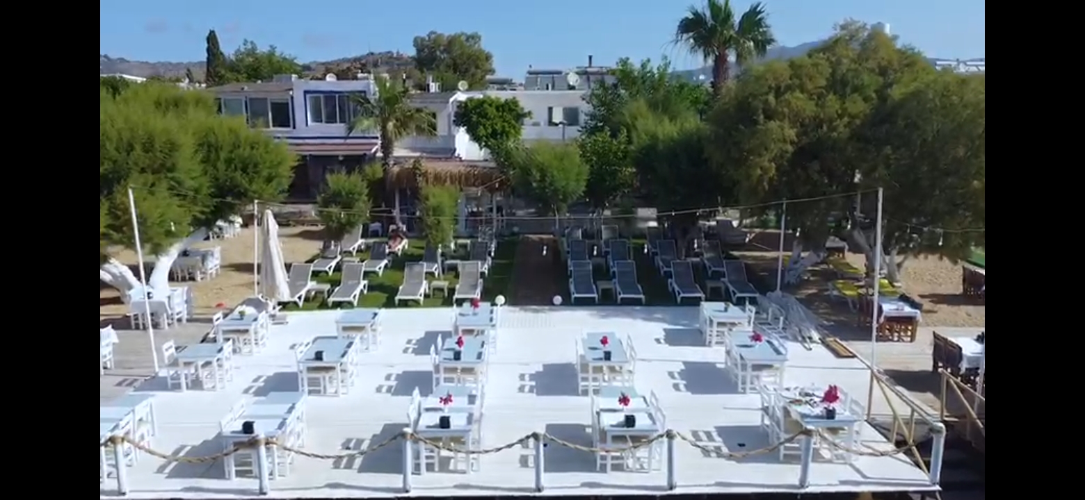 Ali's Hotel Beach