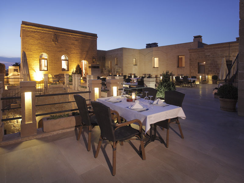 Kasr-ı Nehroz Otel