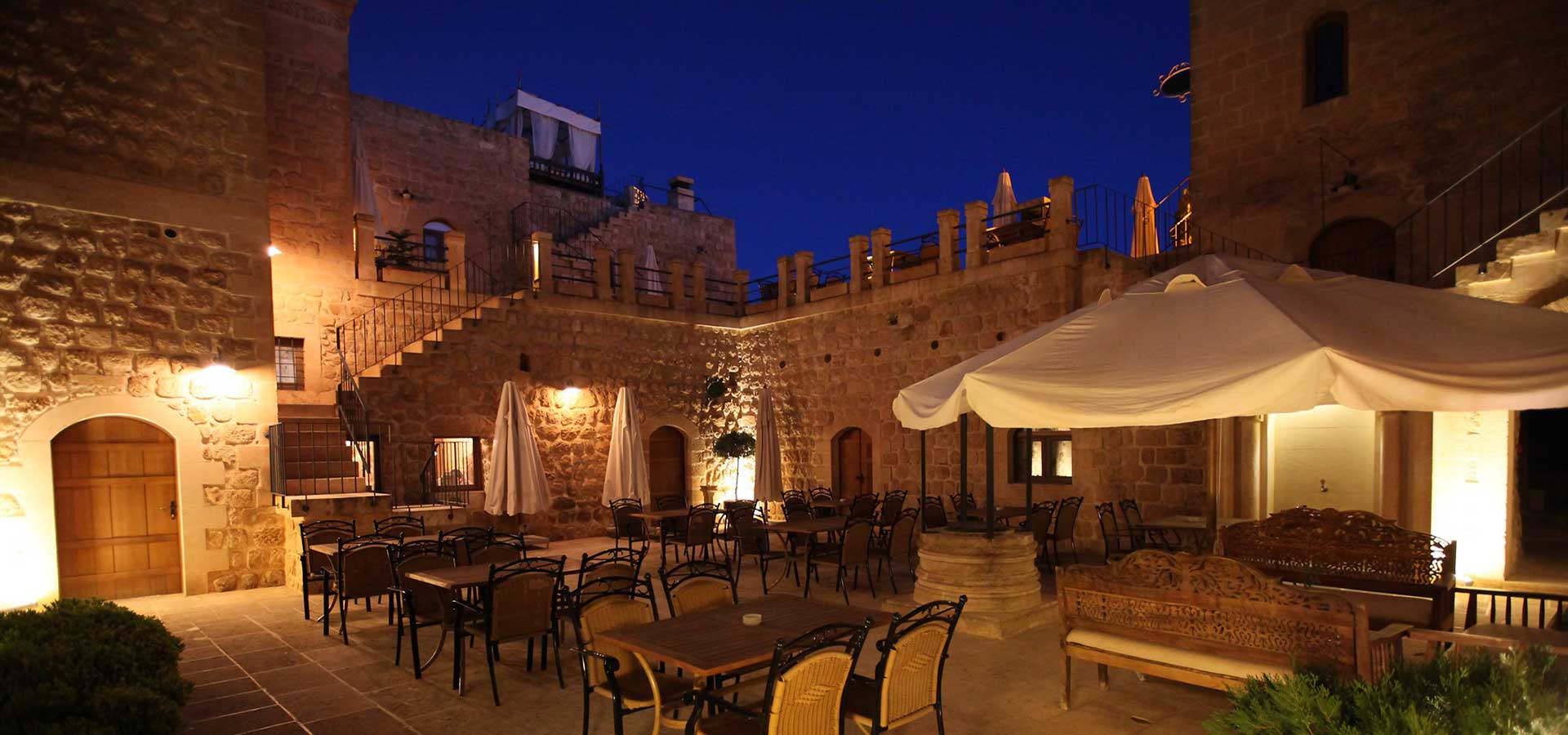 Kasr-ı Nehroz Otel