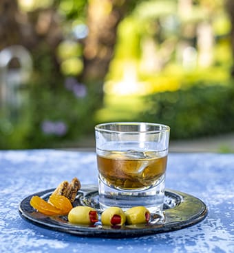 J & B 100 Cl