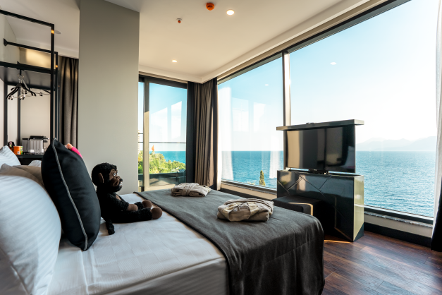 Deluxe Sea View With Balcony Room