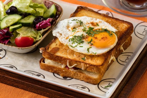 Köz Biber ve Mantarlı Tost