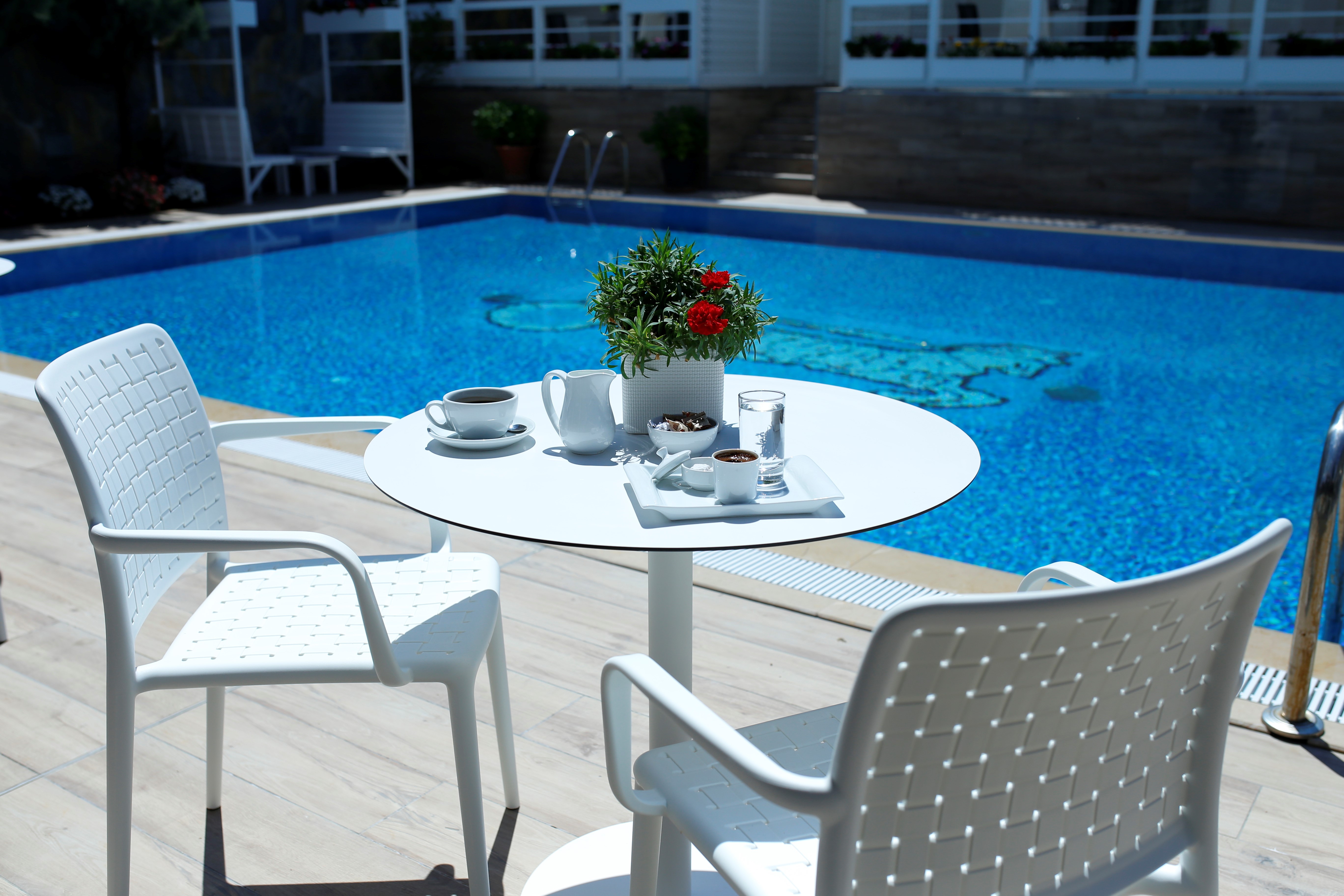 Ascot Hotel