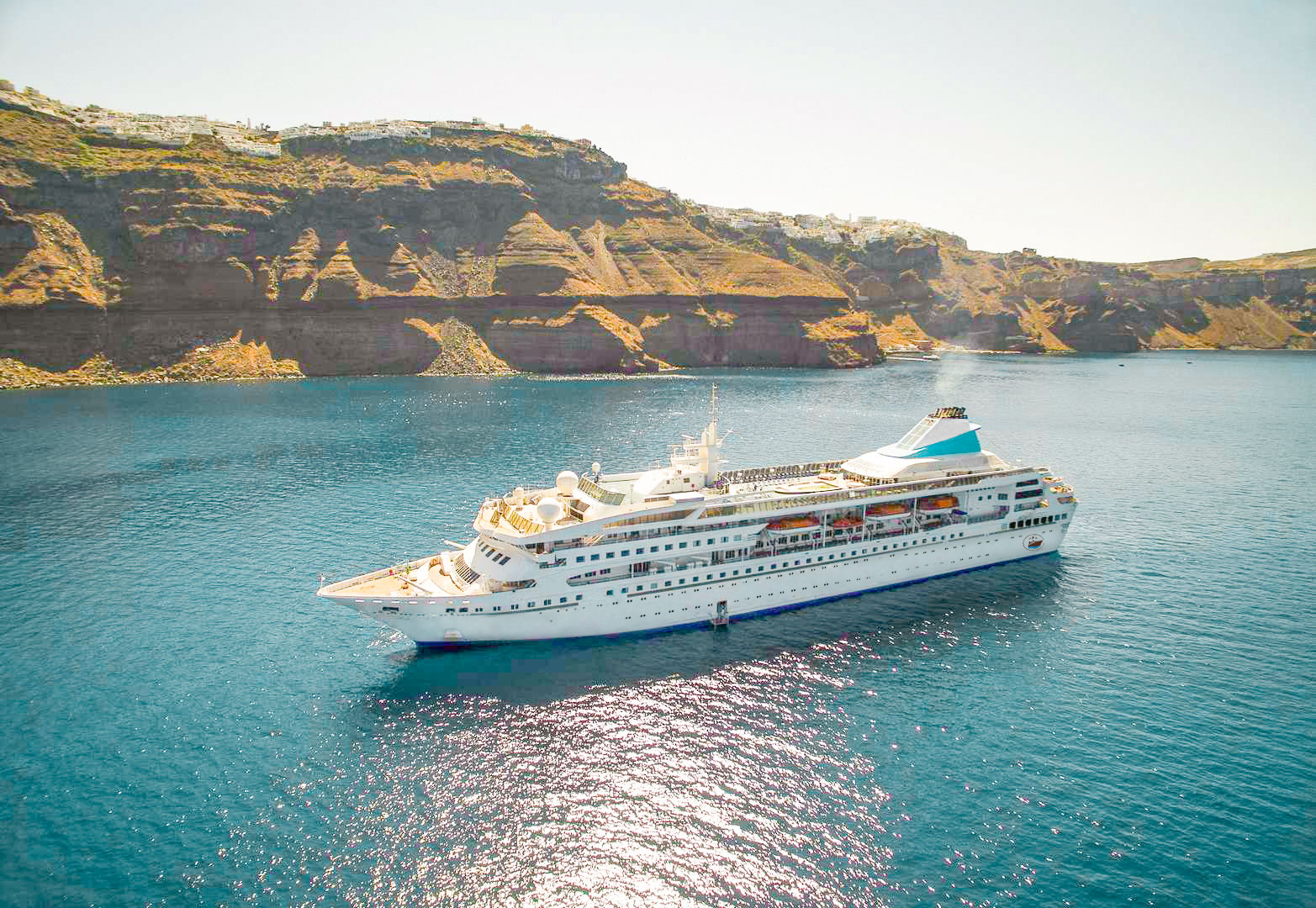 M-V Gemini ile Çeşme - Mikanos - Atina- Santorini Cruise Turu 4 Gece 5 Gün